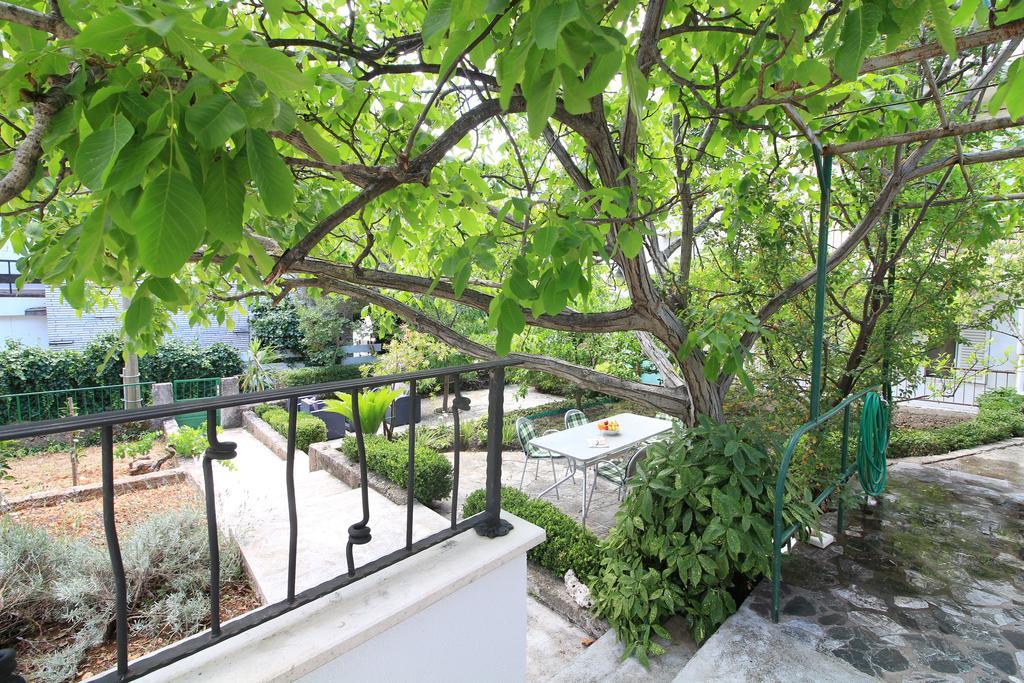 Apartments Lavanda Примоштен Экстерьер фото