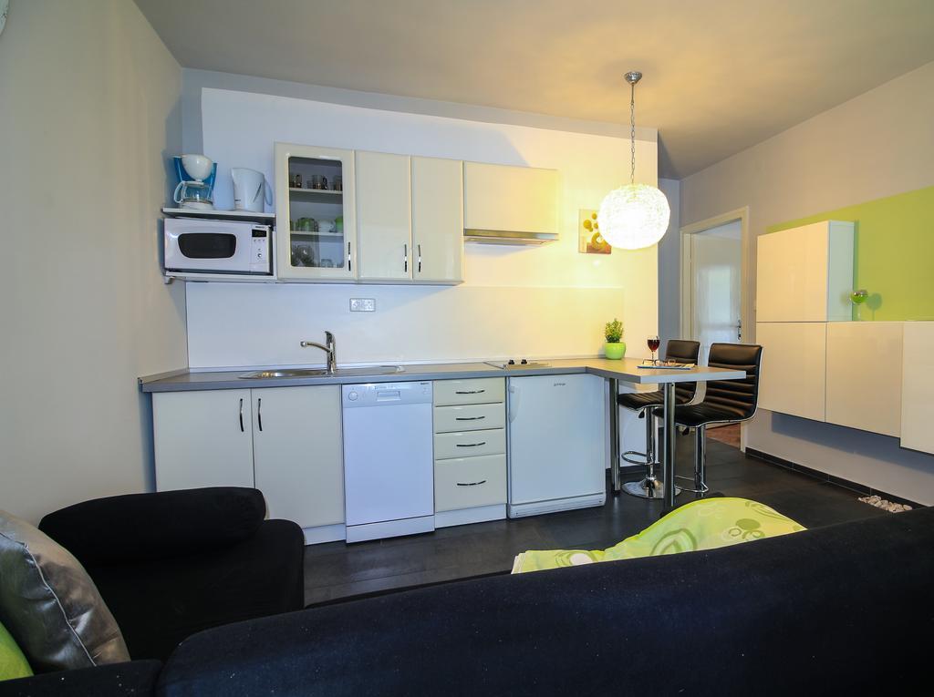 Apartments Lavanda Примоштен Экстерьер фото