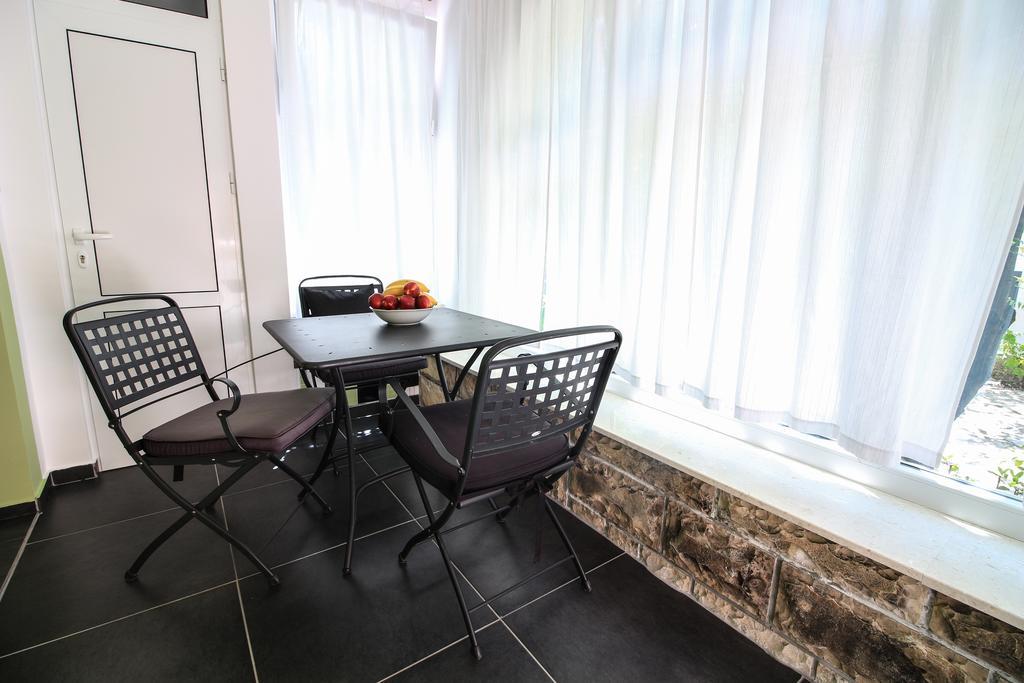 Apartments Lavanda Примоштен Экстерьер фото